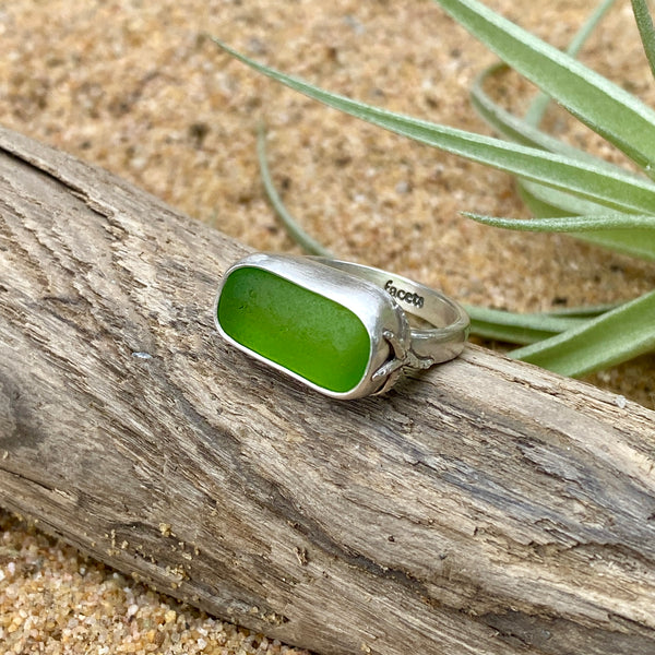 Moss Green Signature Sea Glass Ring — Sterling Silver