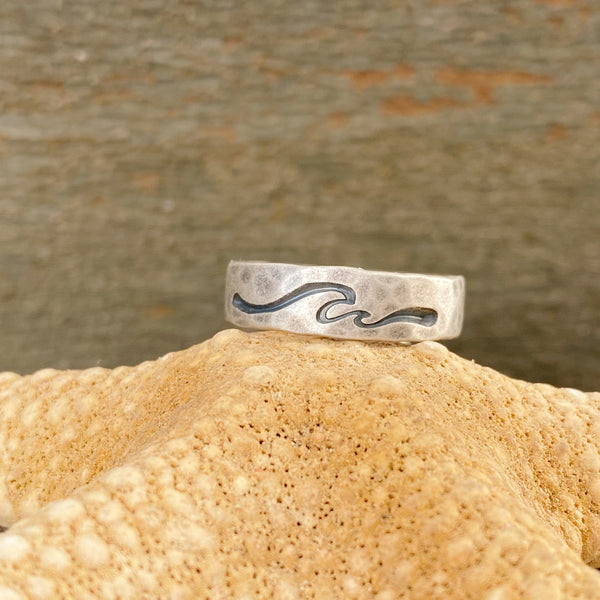 Facets Signature Wave Matte Ring — Sterling Silver